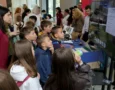 Ученици спасяват ужилена от оса учителка на щанда на МУ-Пловдив на Фестивала на науката